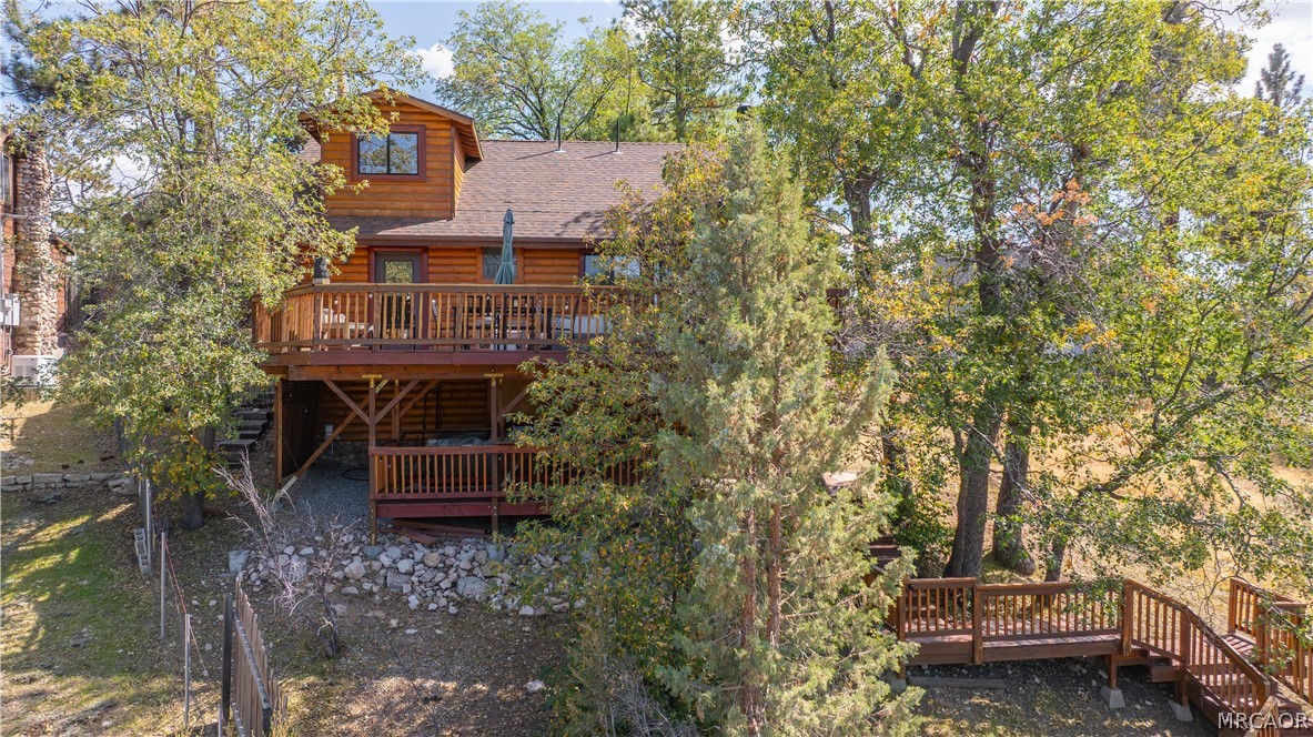 1127 Crags Lane