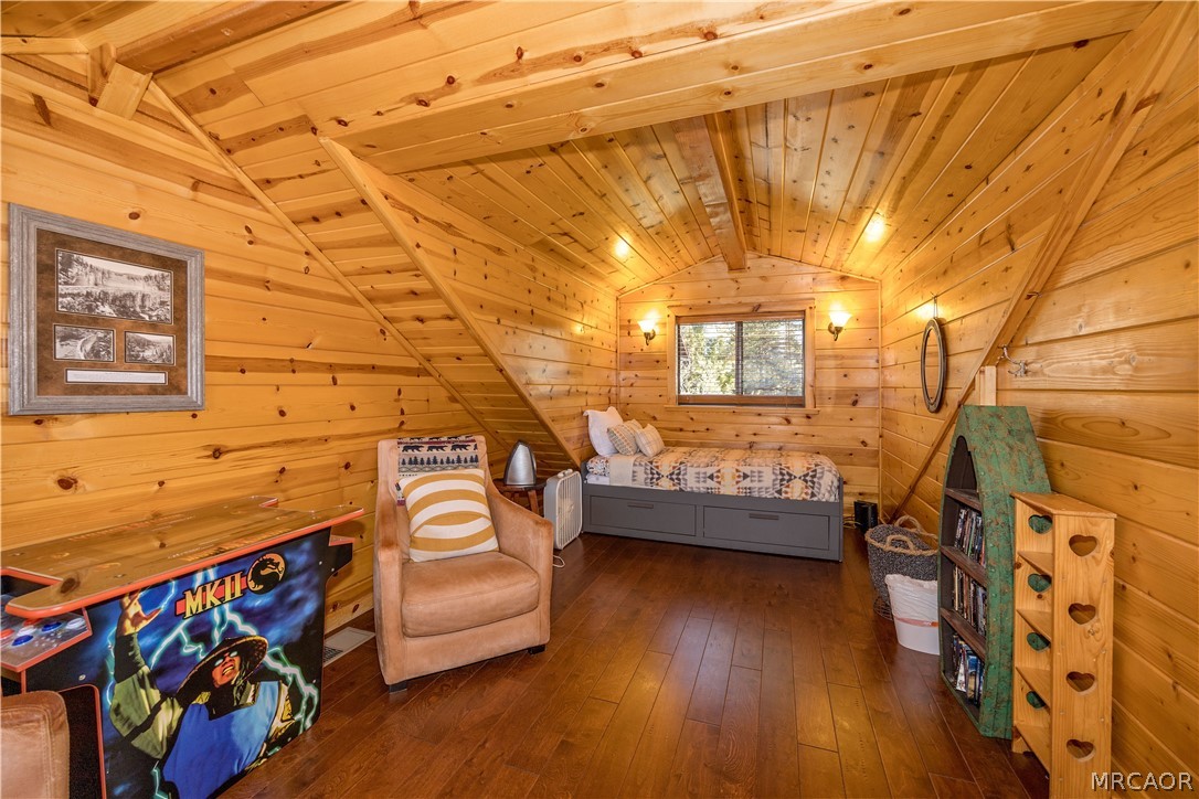 1127 Crags Lane