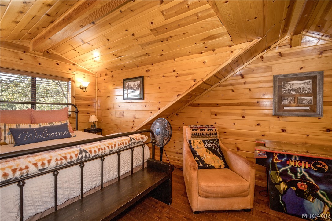 1127 Crags Lane
