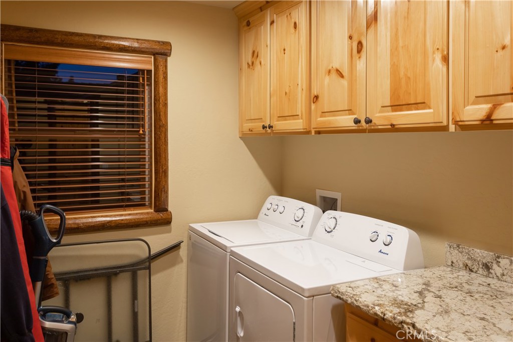 1389 Flintridge Avenue