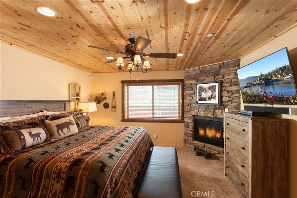 1389 Flintridge Avenue