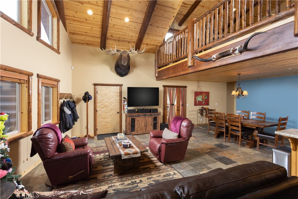 1389 Flintridge Avenue