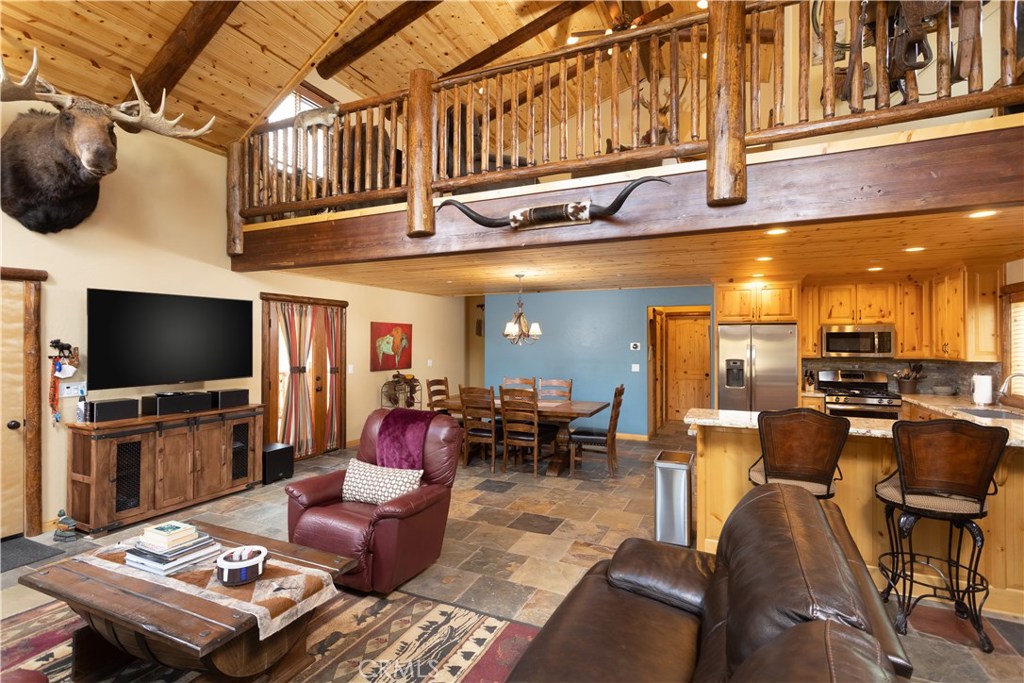 1389 Flintridge Avenue