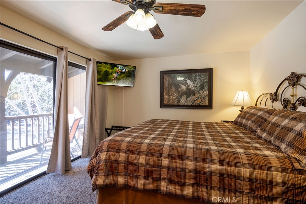 569 Summit Boulevard 6