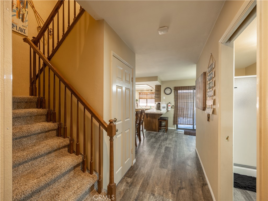 569 Summit Boulevard 6