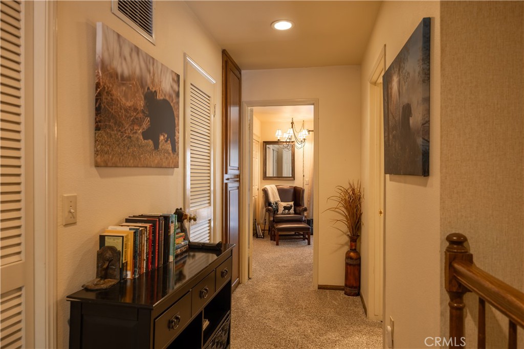 569 Summit Boulevard 6