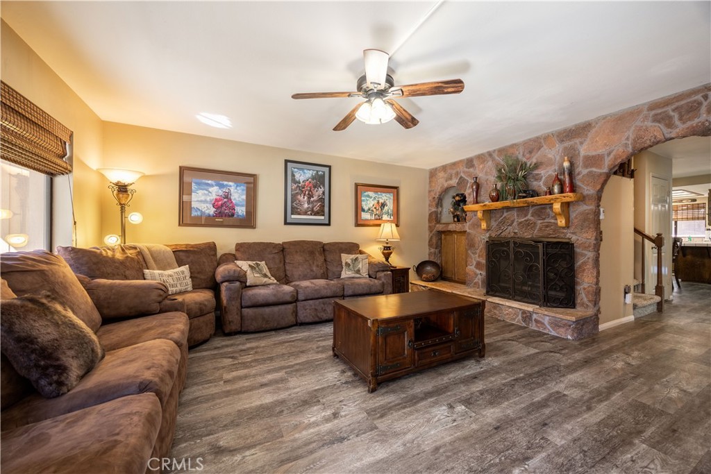 569 Summit Boulevard 6