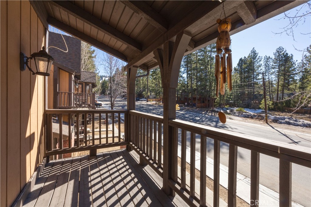 569 Summit Boulevard 6