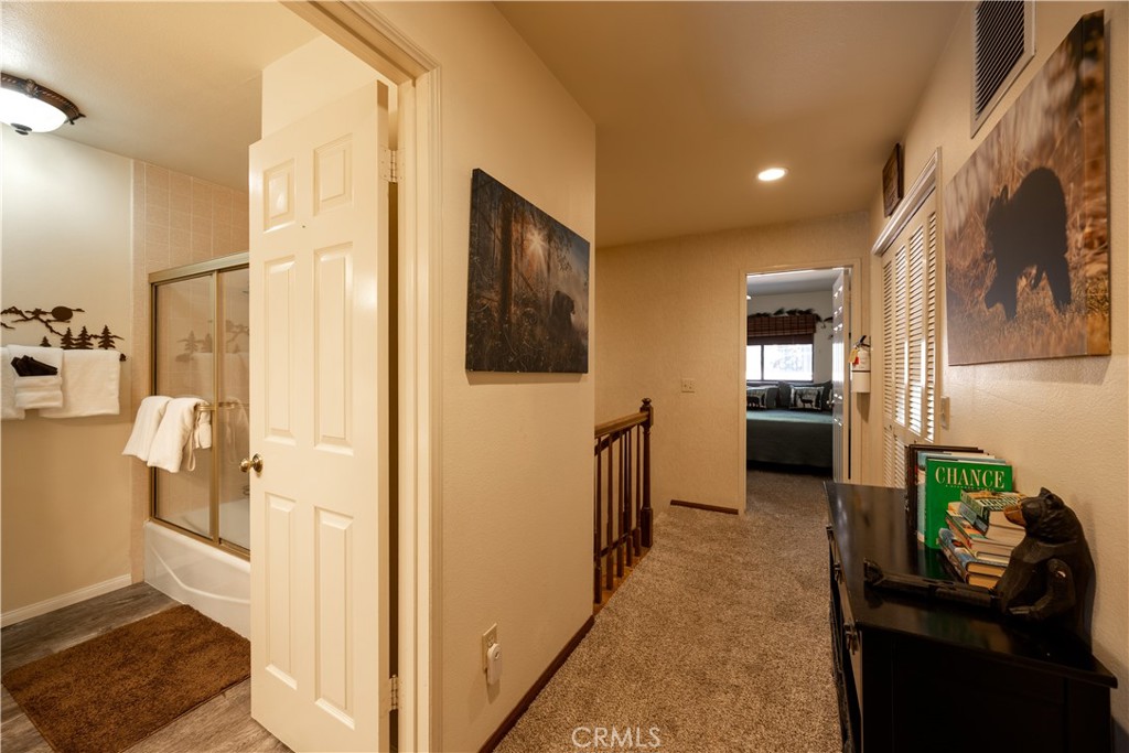 569 Summit Boulevard 6