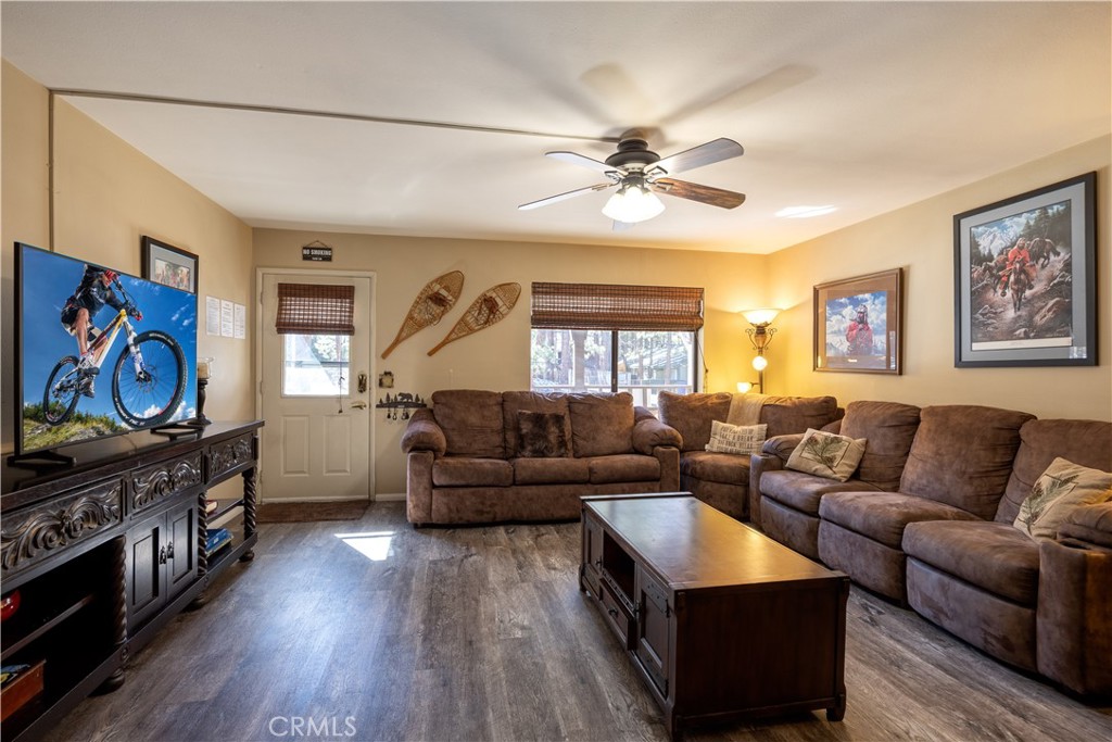 569 Summit Boulevard 6
