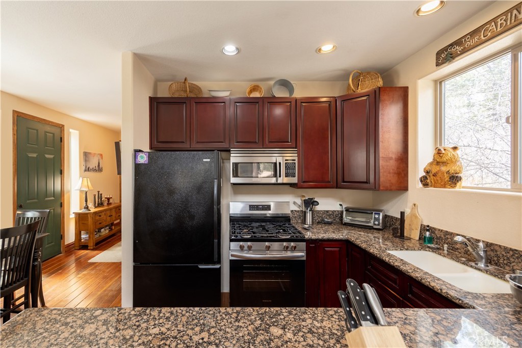 552 Maple Lane