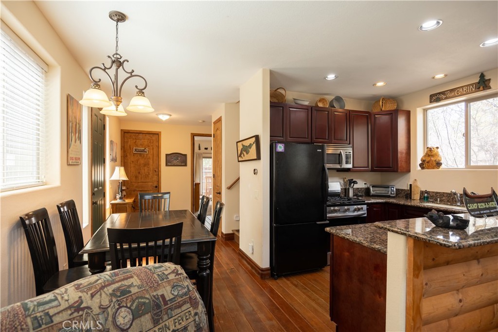 552 Maple Lane