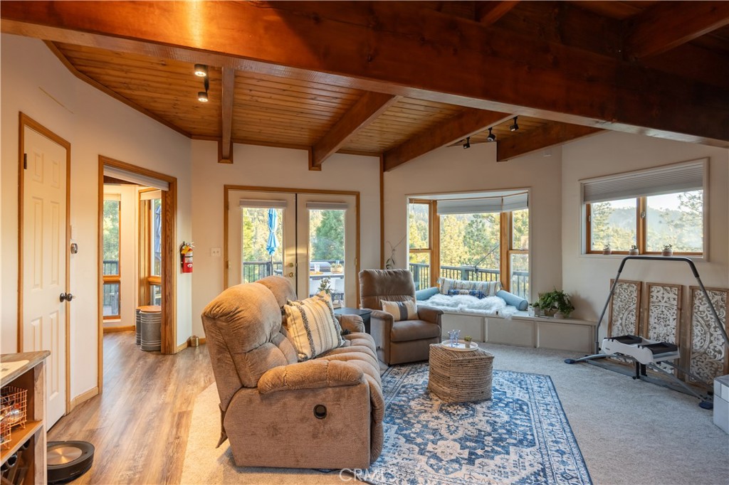 43811 Canyon Crest Drive