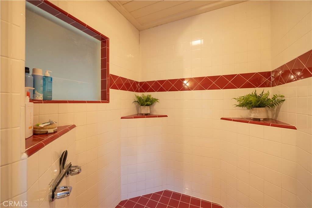 43811 Canyon Crest Drive