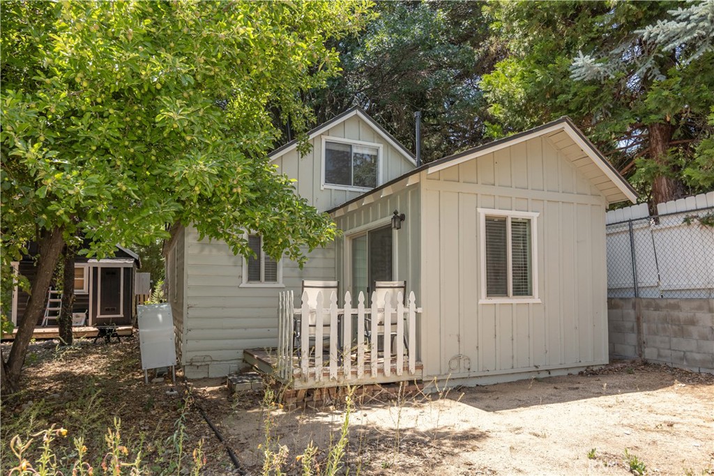 989 Cameron Drive