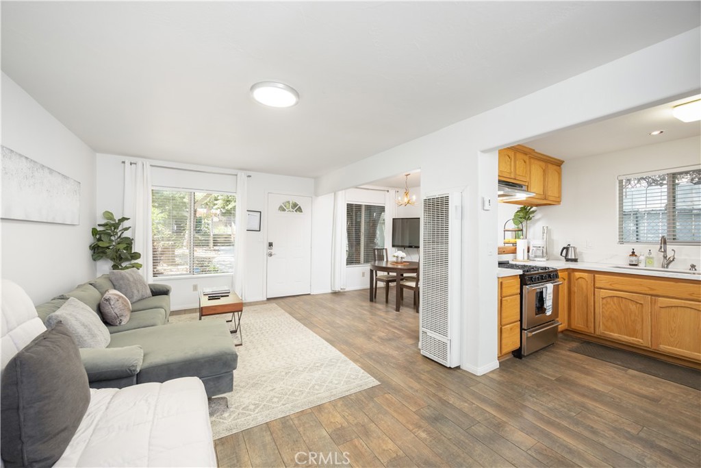 989 Cameron Drive