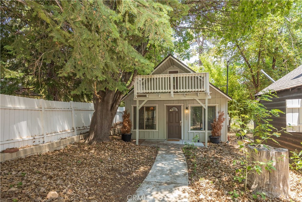 989 Cameron Drive