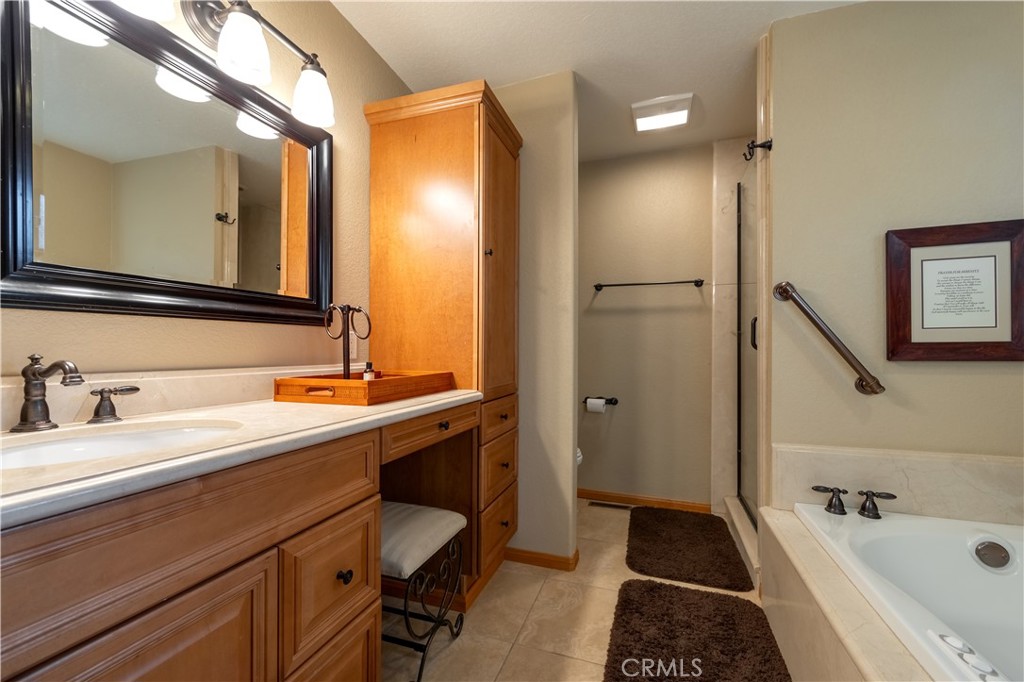 209 E Aeroplane Boulevard