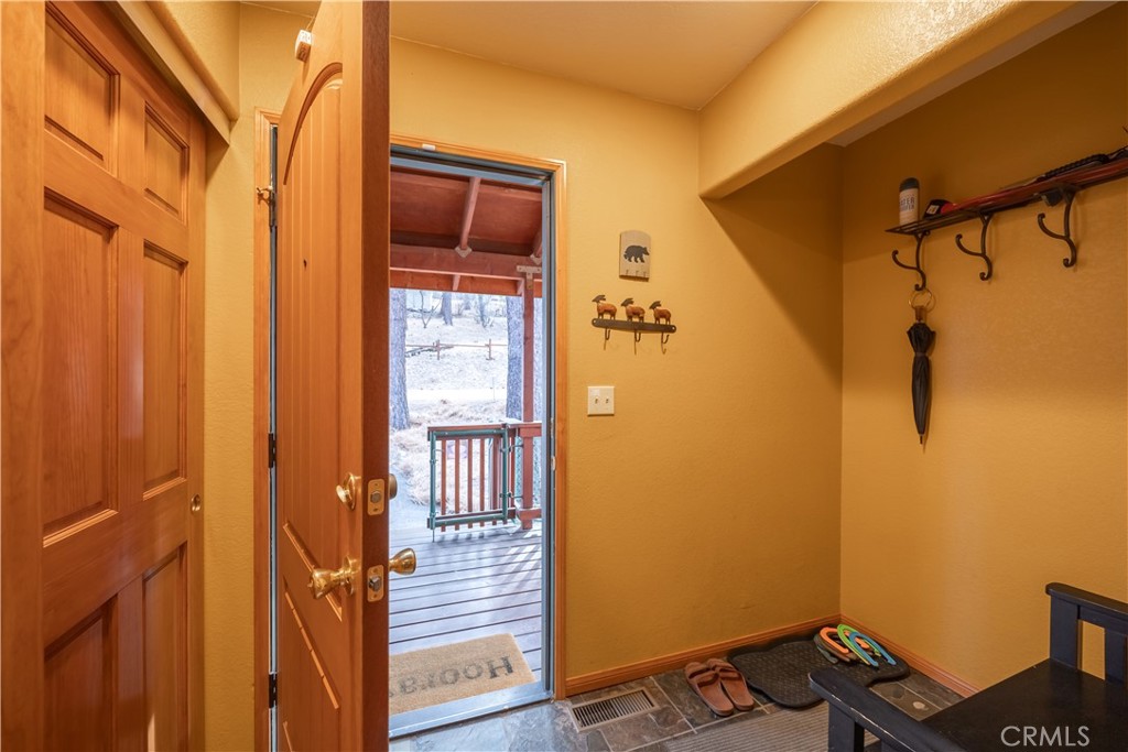 209 E Aeroplane Boulevard