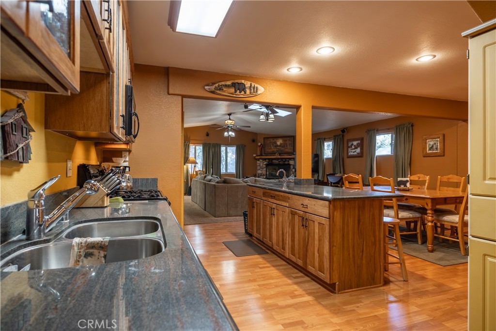 209 E Aeroplane Boulevard