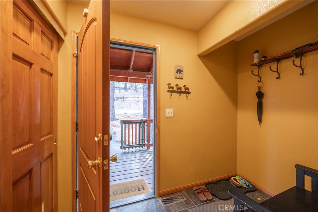 209 E Aeroplane Boulevard