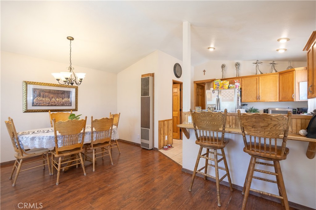 209 W Meadow Lane
