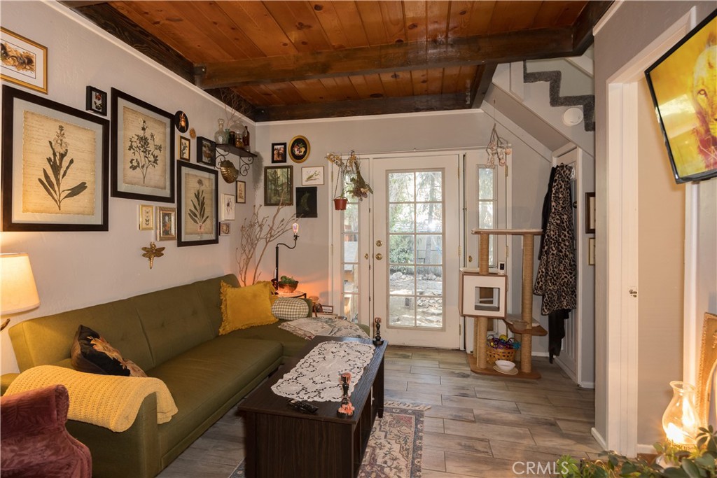 1025 W Country Club Boulevard