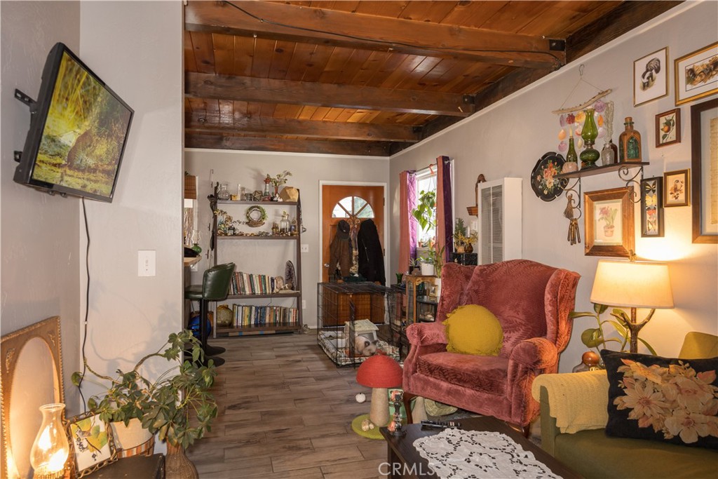 1025 W Country Club Boulevard