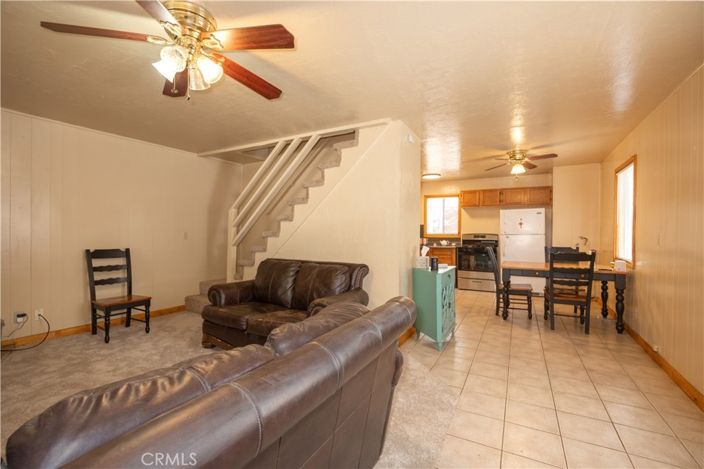 809 San Bernardino Avenue