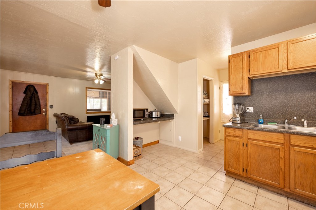 809 San Bernardino Avenue