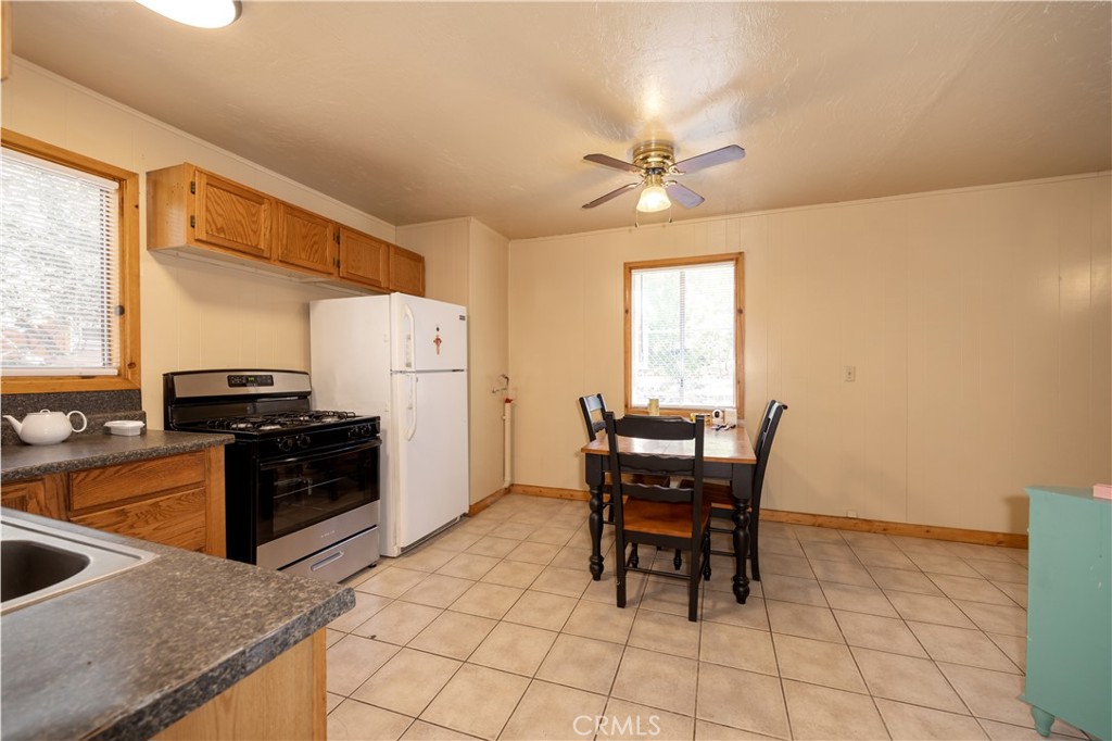 809 San Bernardino Avenue