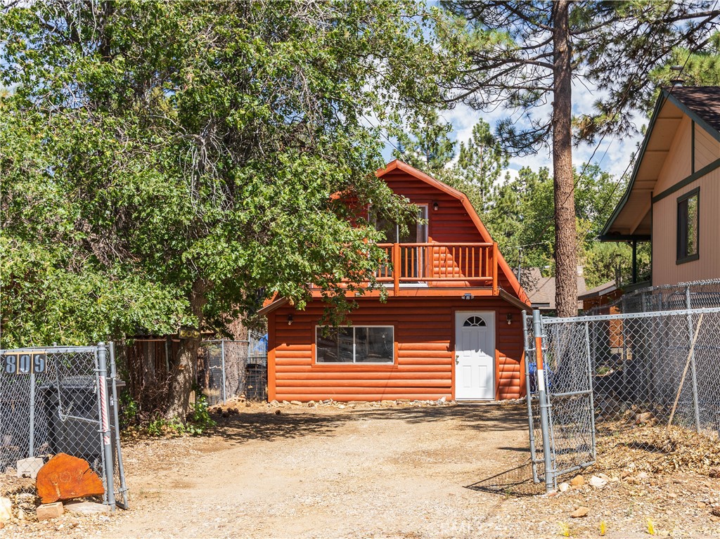 809 San Bernardino Avenue