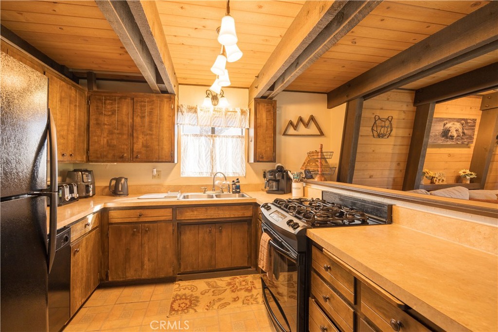 764 Panamint Mountain