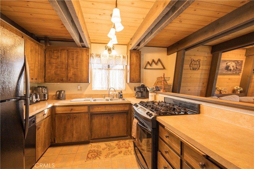 764 Panamint Mountain