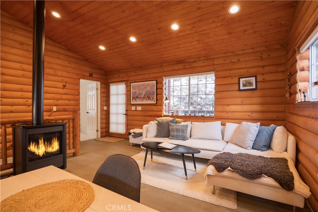 42947 Dogwood Drive