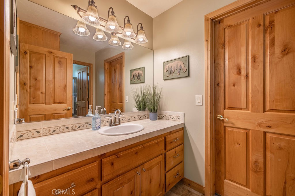 305 Starlight Circle