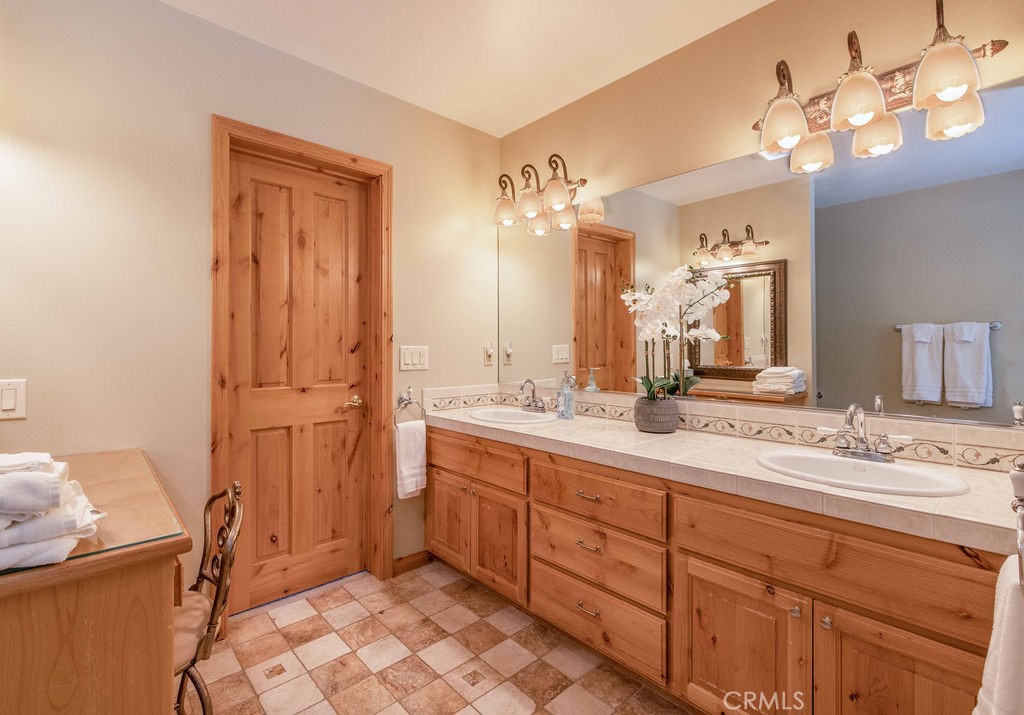 305 Starlight Circle