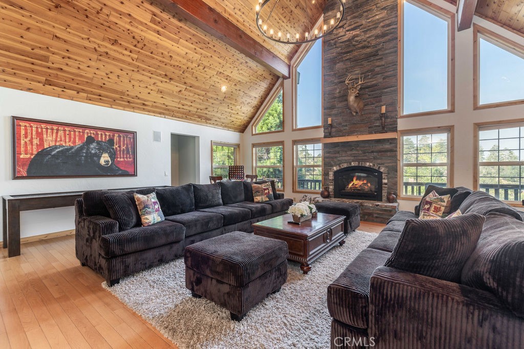 305 Starlight Circle