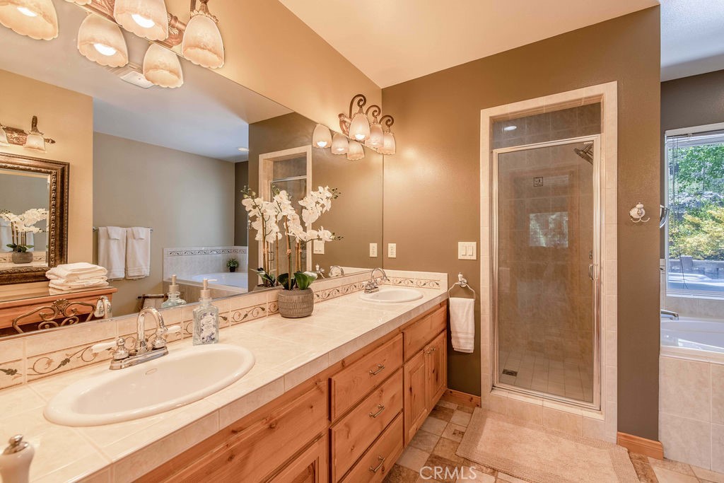 305 Starlight Circle