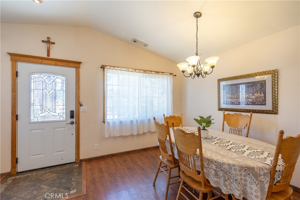 209 W Meadow Lane