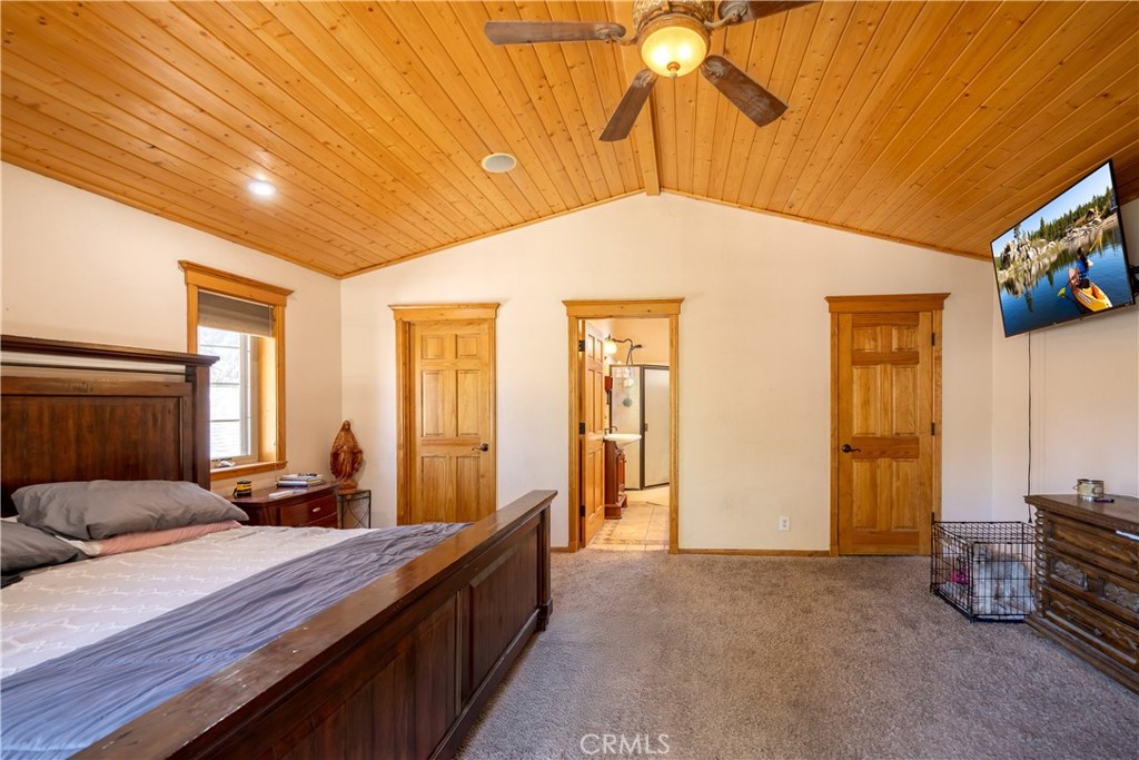 209 W Meadow Lane