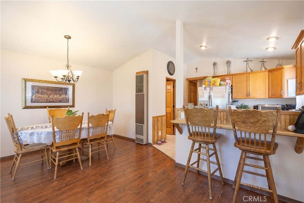 209 W Meadow Lane