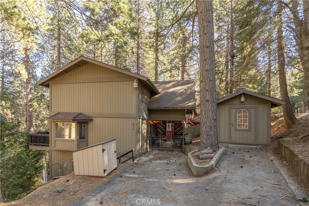 875 Sierra Vista