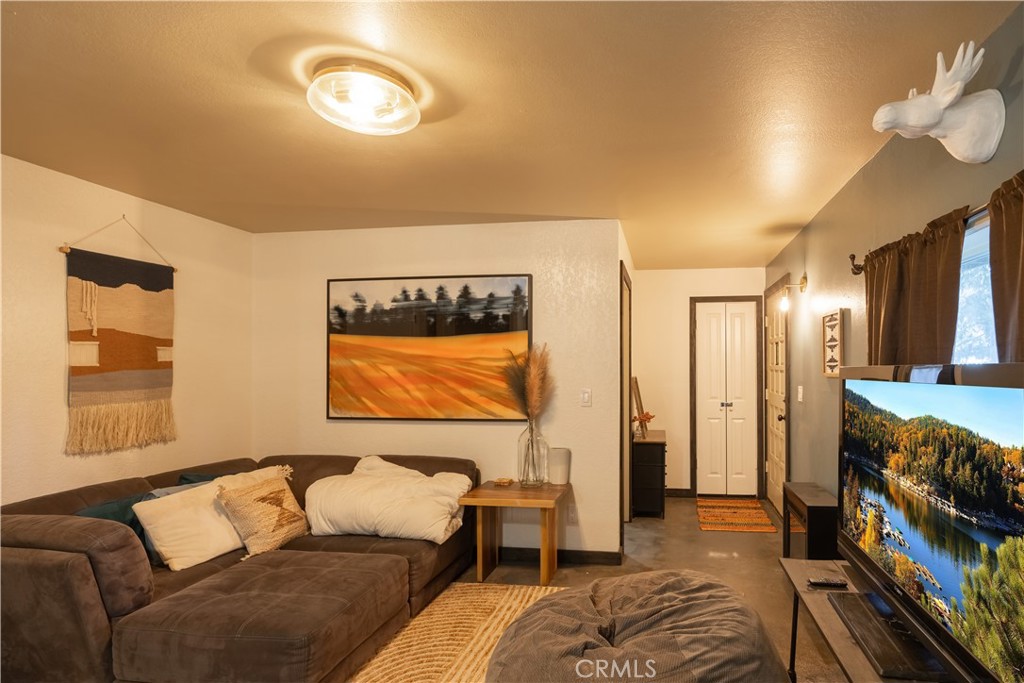 875 Sierra Vista