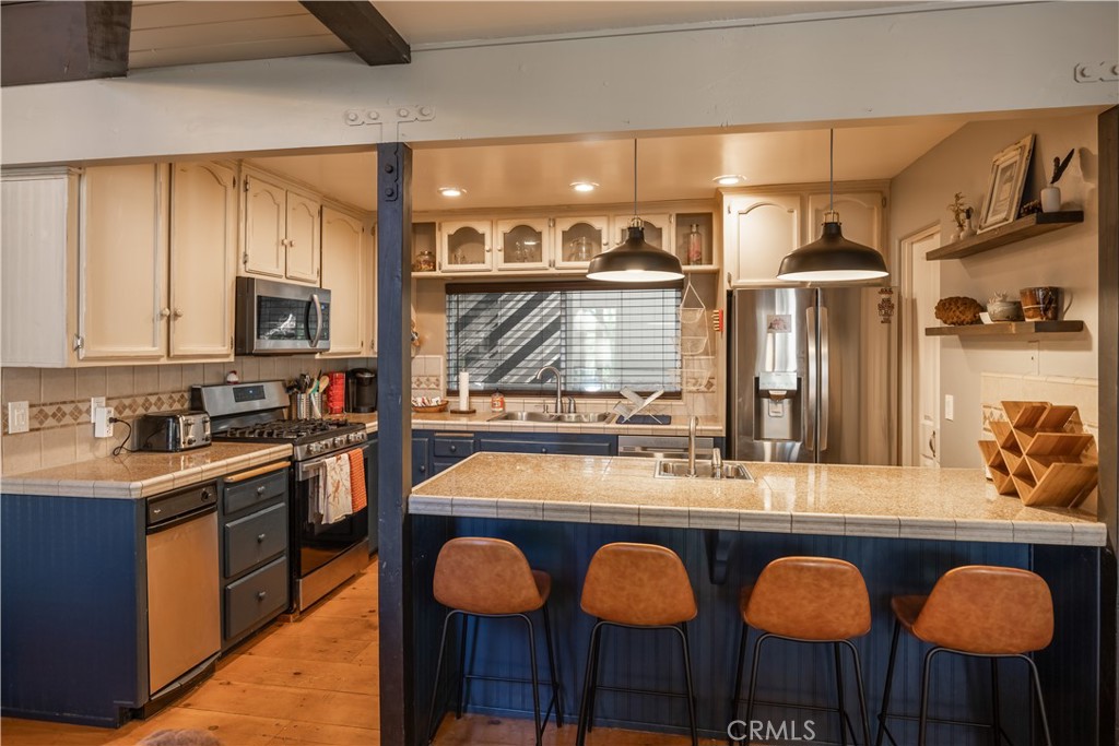 875 Sierra Vista