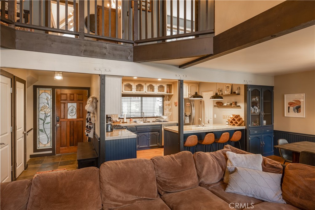 875 Sierra Vista