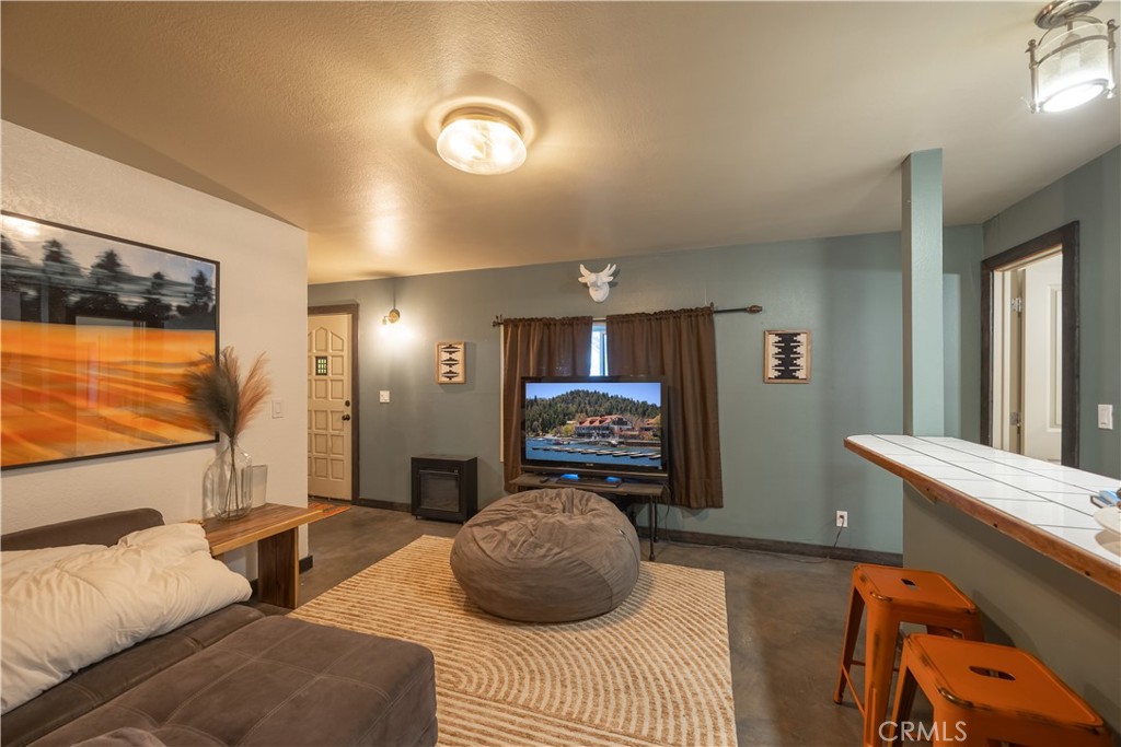 875 Sierra Vista