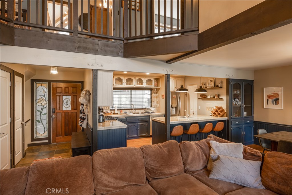 875 Sierra Vista
