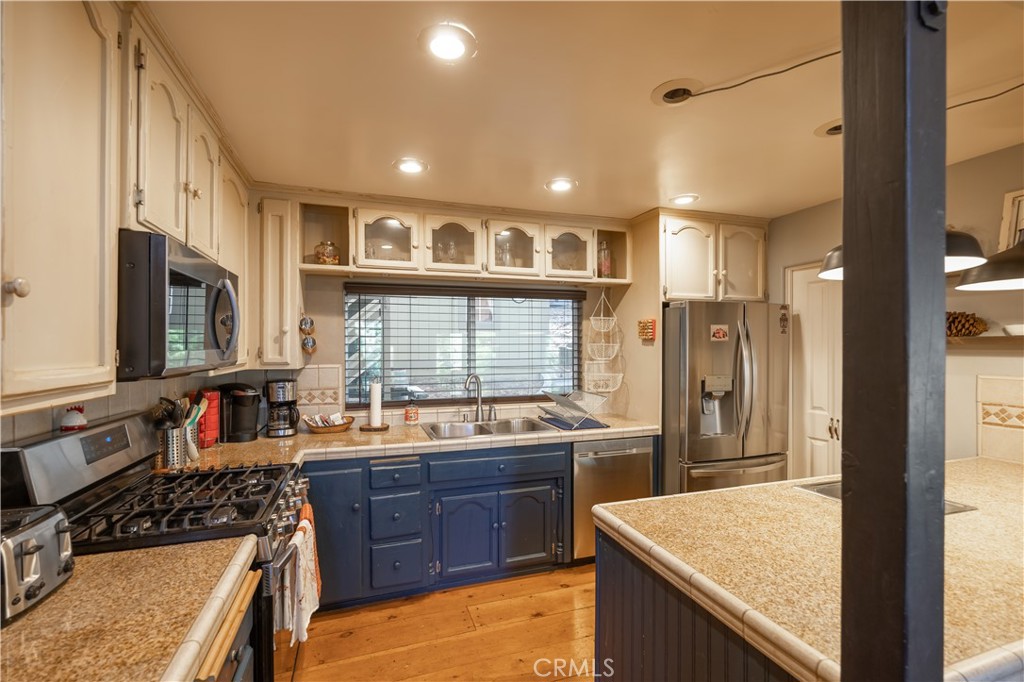 875 Sierra Vista