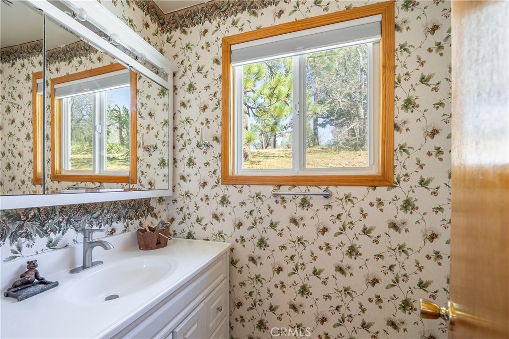 43656 Ridge Crest